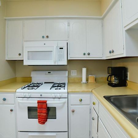 1729_Arborway Villa Colorado Springs Ruang foto